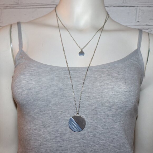 Beautiful silver and blue layered statement necklace 19-21" - Picture 1 of 4